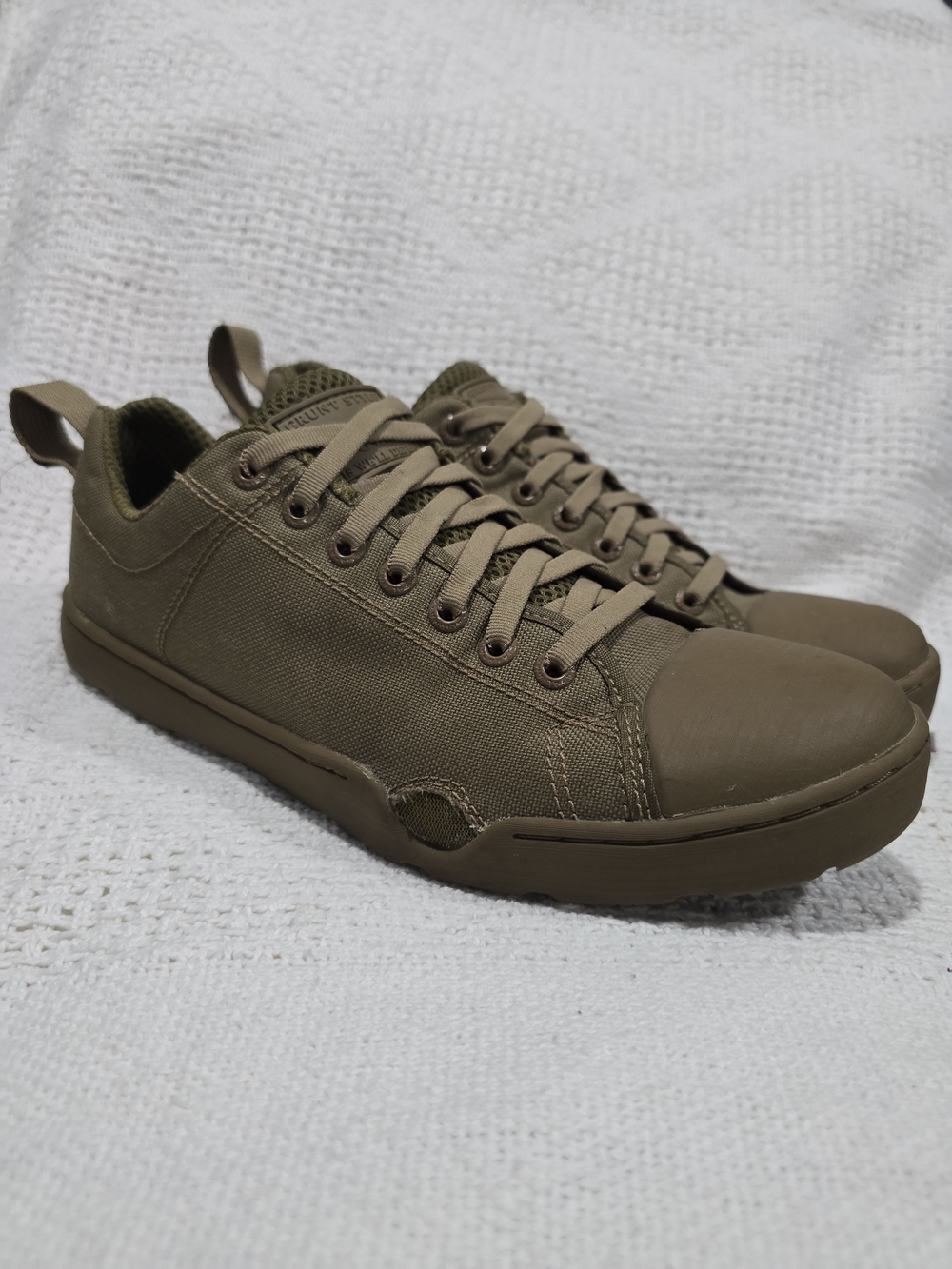 Altama Maritime Assault Men's Low-Top Canvas Sneakers in Olive Size 9